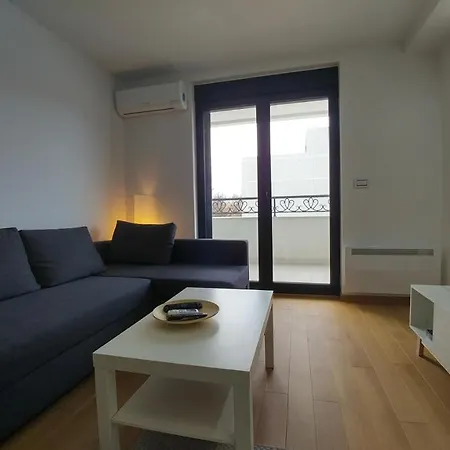 J&j Apartment Belgrad
